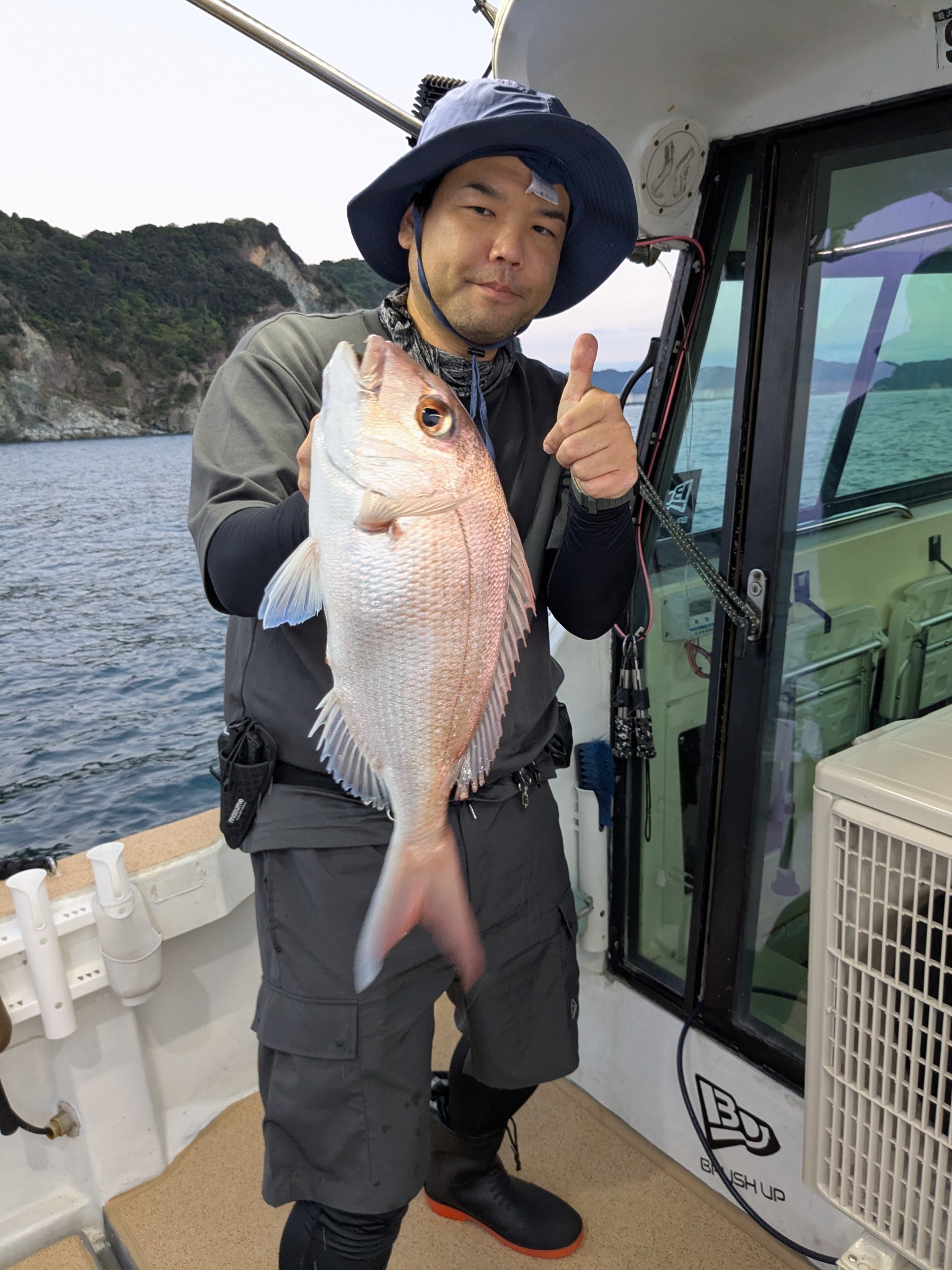 ブラッシュアップ和歌山（和歌山県・日方小型船舶係留所の遊漁船）
