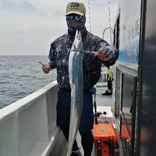 1091丸(忠岡)で釣れた[{'name': 'タチウオ', 'stat': '最大105cm · ３２匹'}]105cm