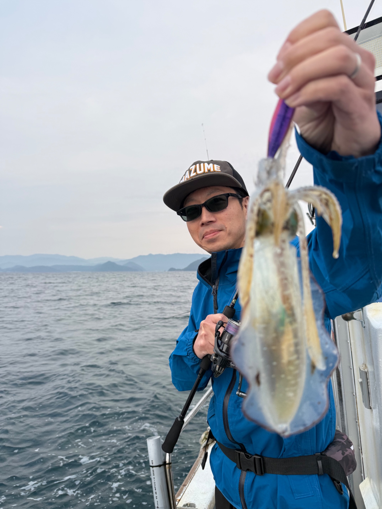 みなと丸で釣れた[{'name': 'アオリイカ', 'stat': '最大0.92kg · 16杯'}]0.92kg