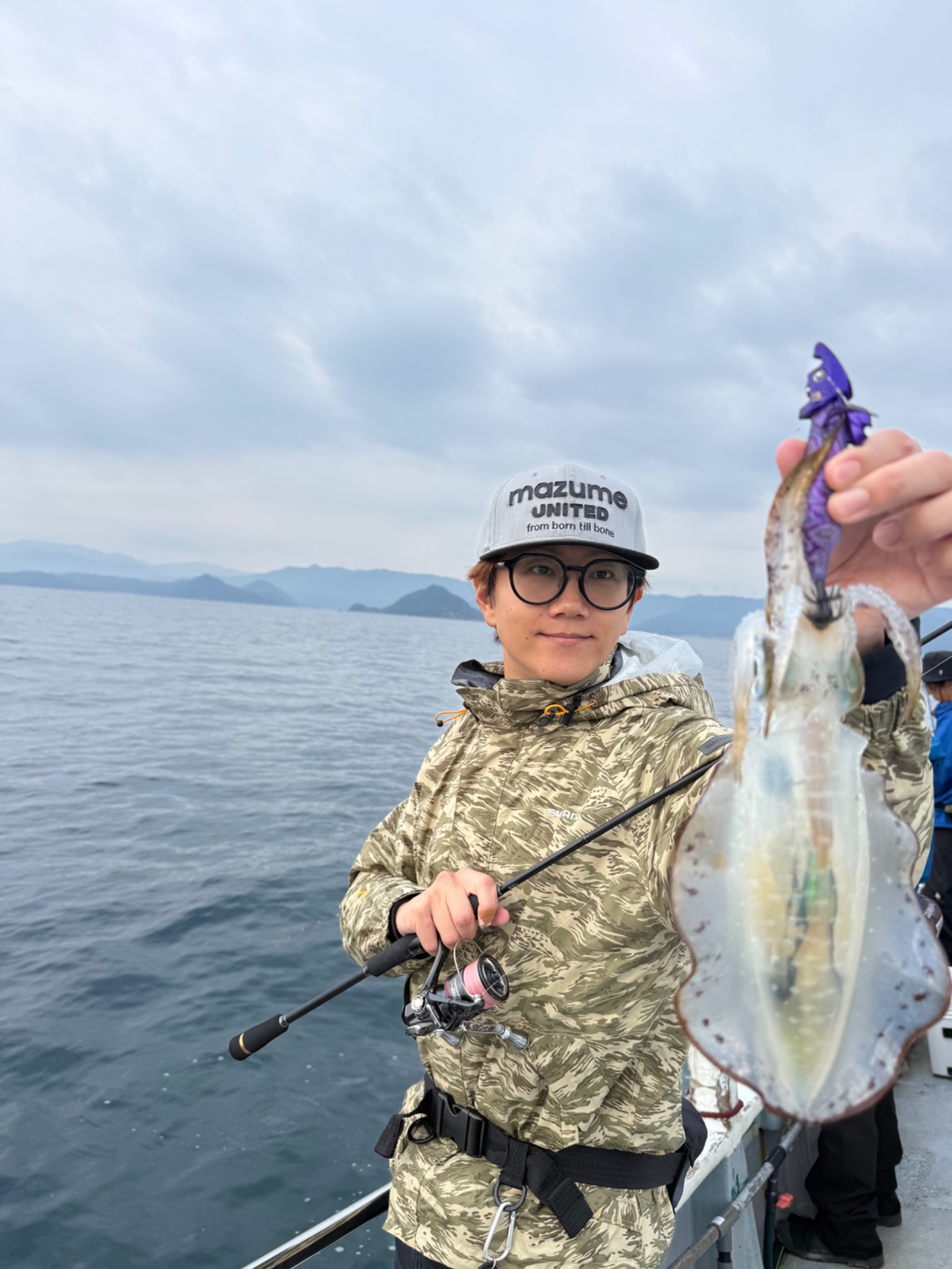 みなと丸で釣れた[{'name': 'アオリイカ', 'stat': '最大0.92kg · 16杯'}]0.92kg