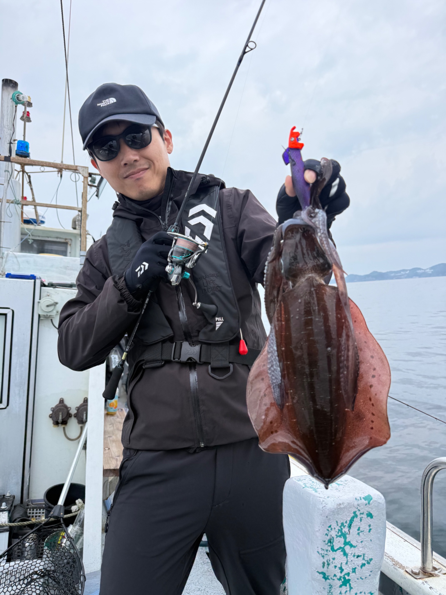 みなと丸のアオリイカ釣果 0.92kg（9/26）