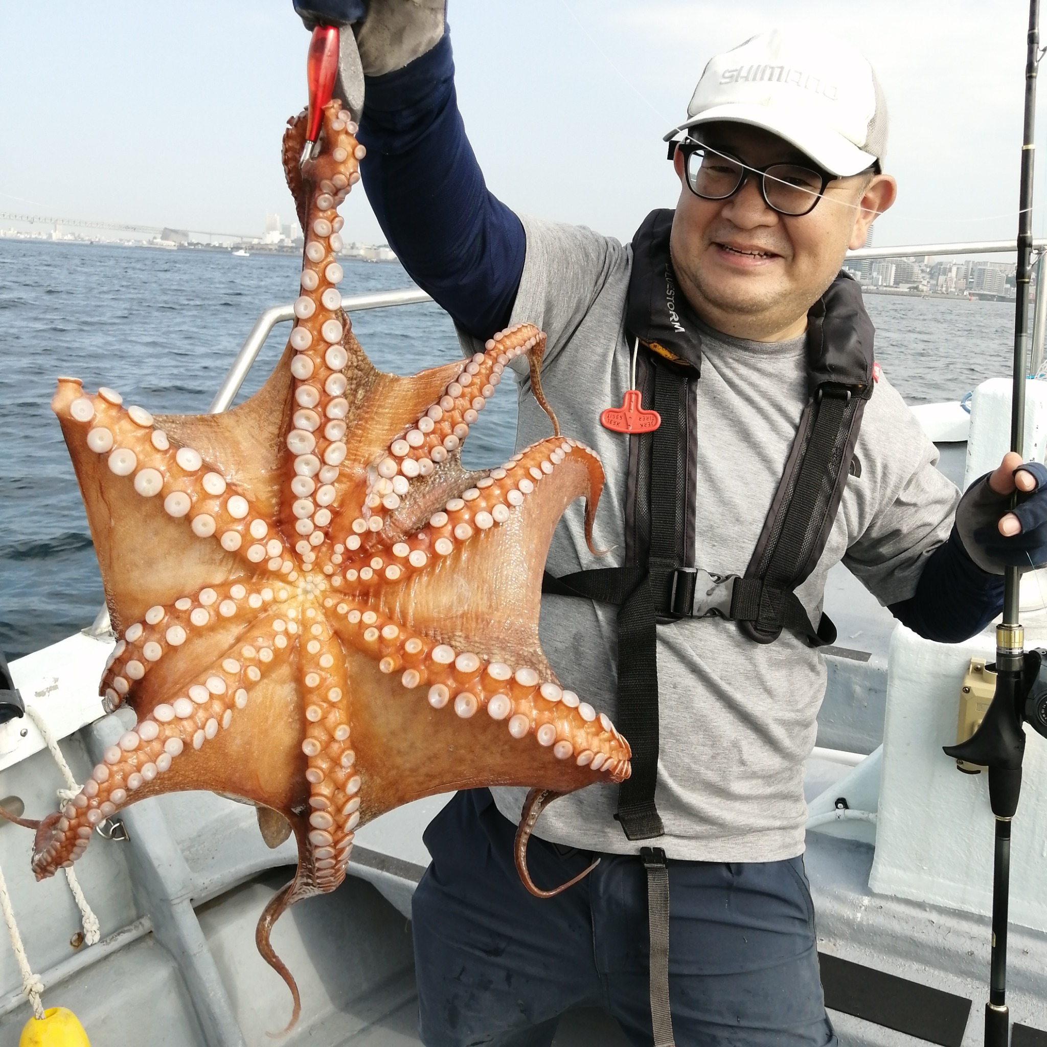 1091丸(忠岡)で釣れた[{'name': 'タコ', 'stat': '最大2.40kg'}]2.40kg