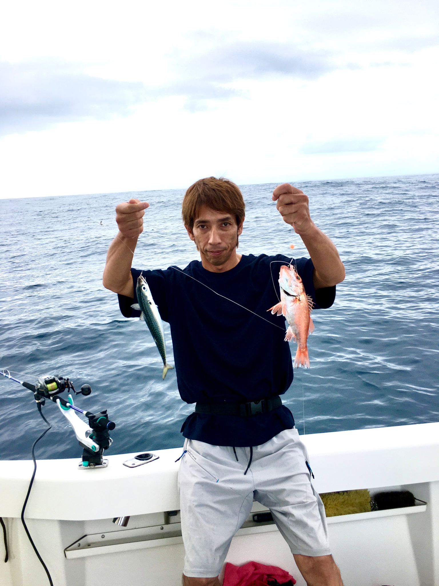 すず丸　SUZUMARUで釣れた[{'name': 'アカムツ', 'stat': '最大28cm · 0〜3'}]28cm