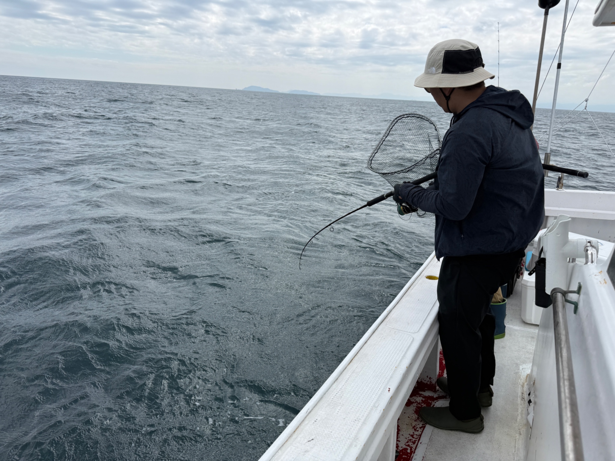 海楽(kairaku)で釣れた[{'name': 'ヤズ、根魚', 'stat': '最大5.00kg · 青物、根魚合わせ船中20本オーバー'}]5.00kg