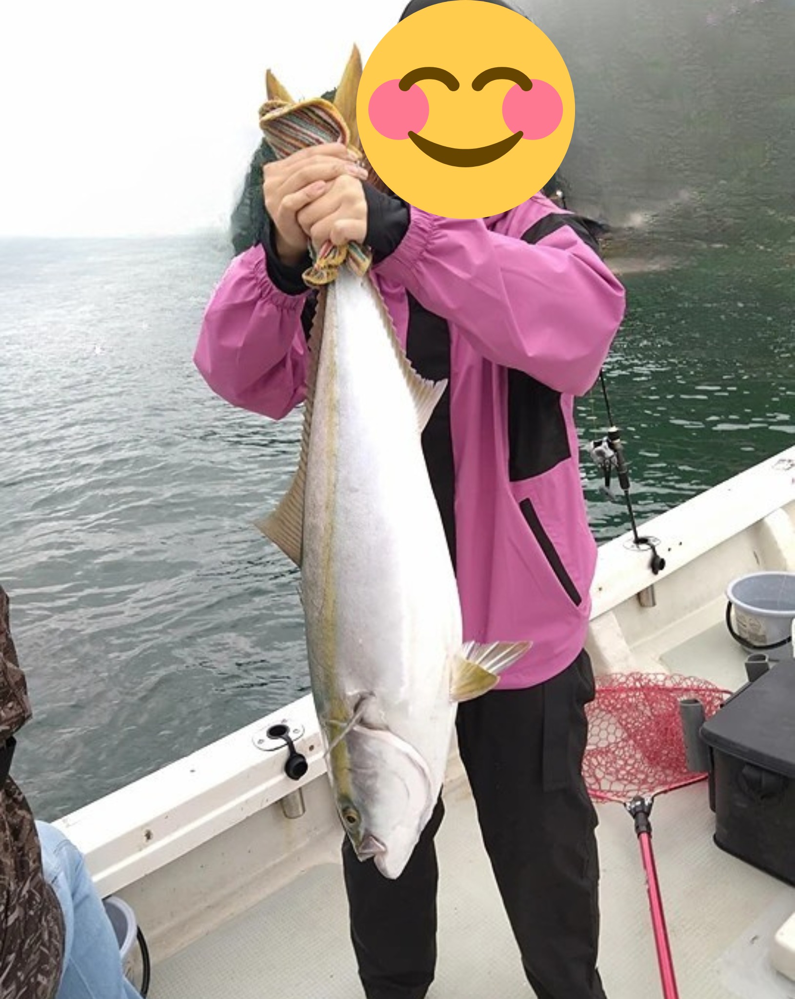 勝栄丸Ⅲで釣れた[{'name': 'ブリ', 'stat': '最大103cm · 8'}]103cm