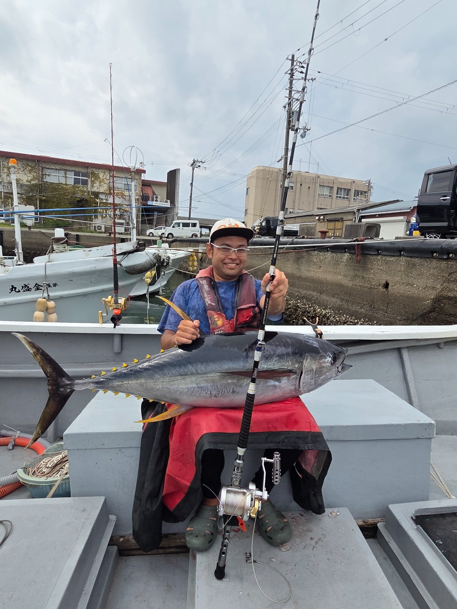 道丸で釣れた[{'name': 'キハダ', 'stat': '最大30.00kg'}]30.00kg