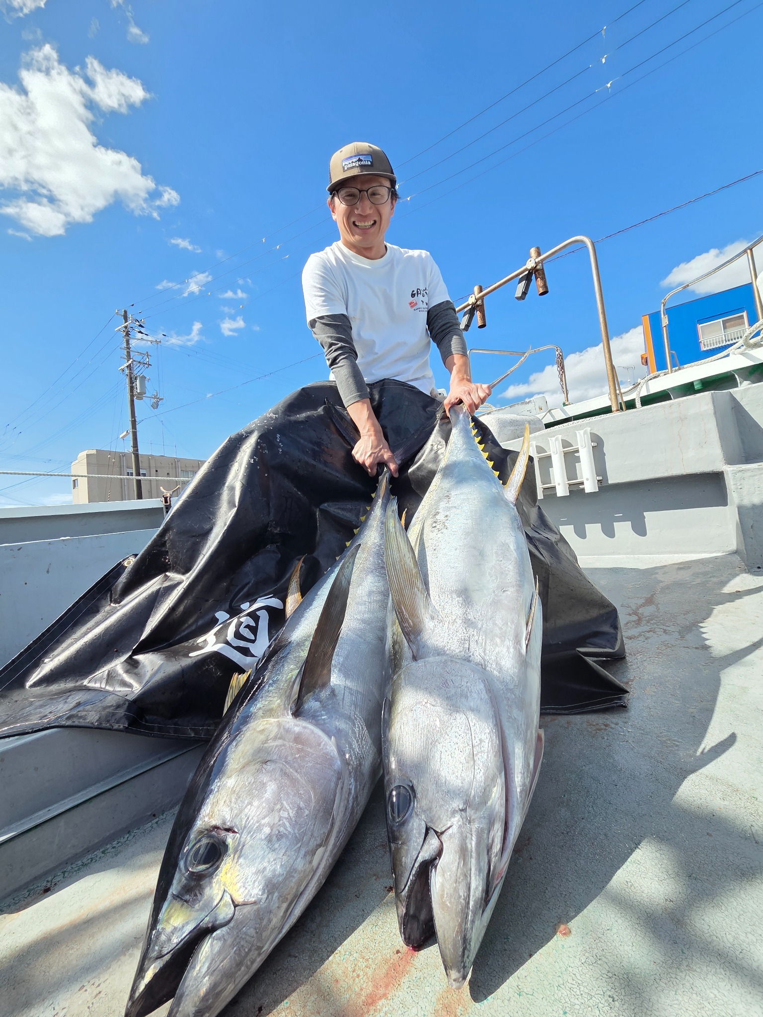 道丸で釣れた[{'name': 'キハダ', 'stat': '最大300.00kg · 4'}]300.00kg