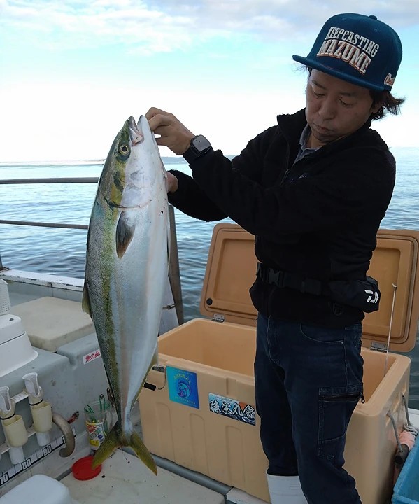 勝栄丸Ⅲのブリ釣果 98cm（10/27）