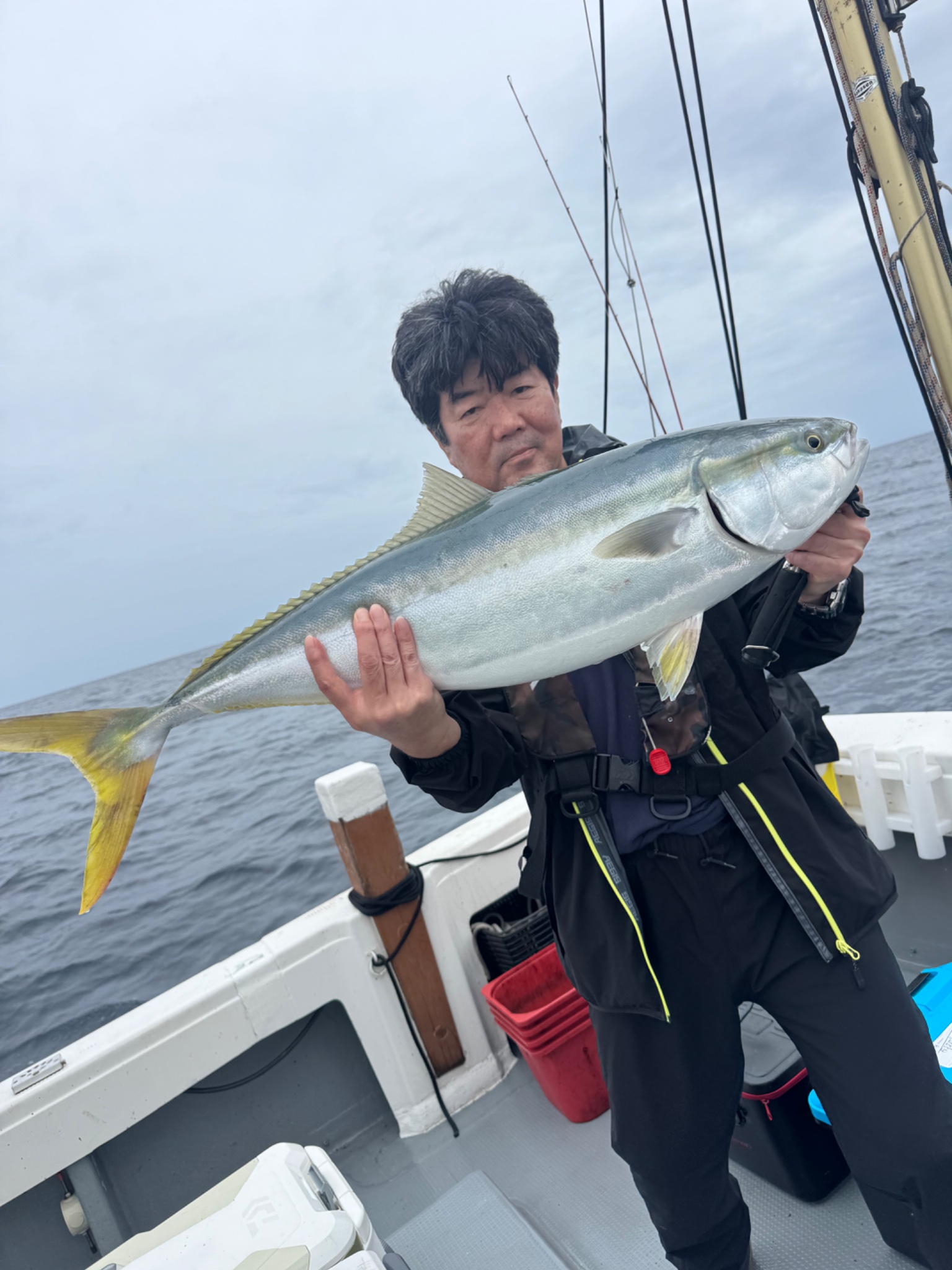 g.slang ジースラングで釣れた[{'name': '寒鰤', 'stat': '最大10.00kg'}]10.00kg