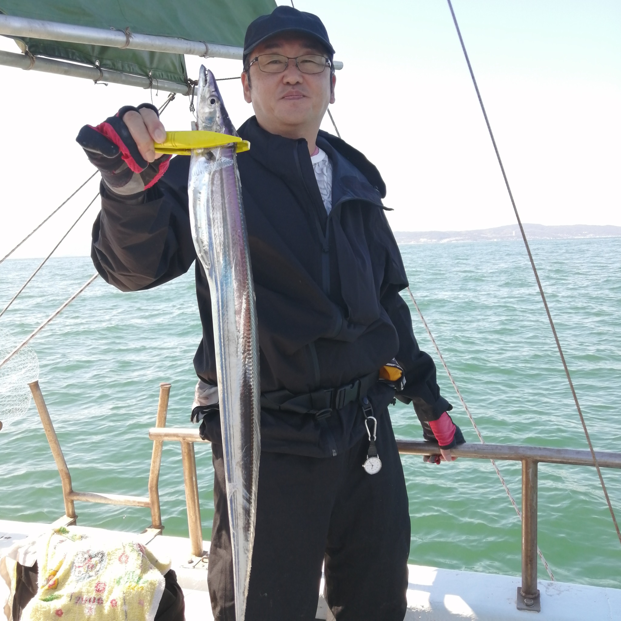 1091丸(忠岡)で釣れた[{'name': 'タチウオ', 'stat': '最大95cm · ３７匹'}]95cm