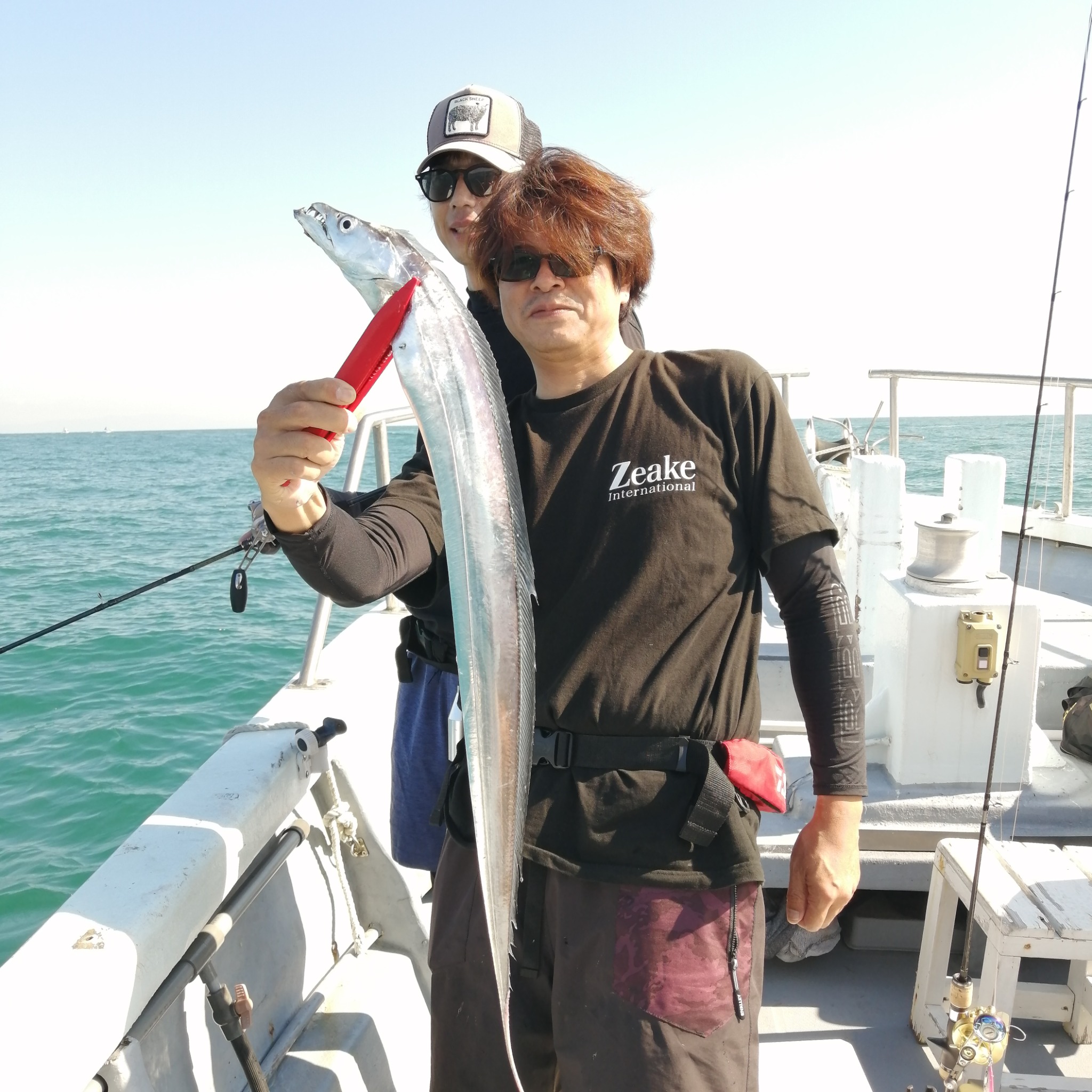 1091丸(忠岡)で釣れた[{'name': 'タチウオ', 'stat': '最大123cm · ５７匹'}]123cm