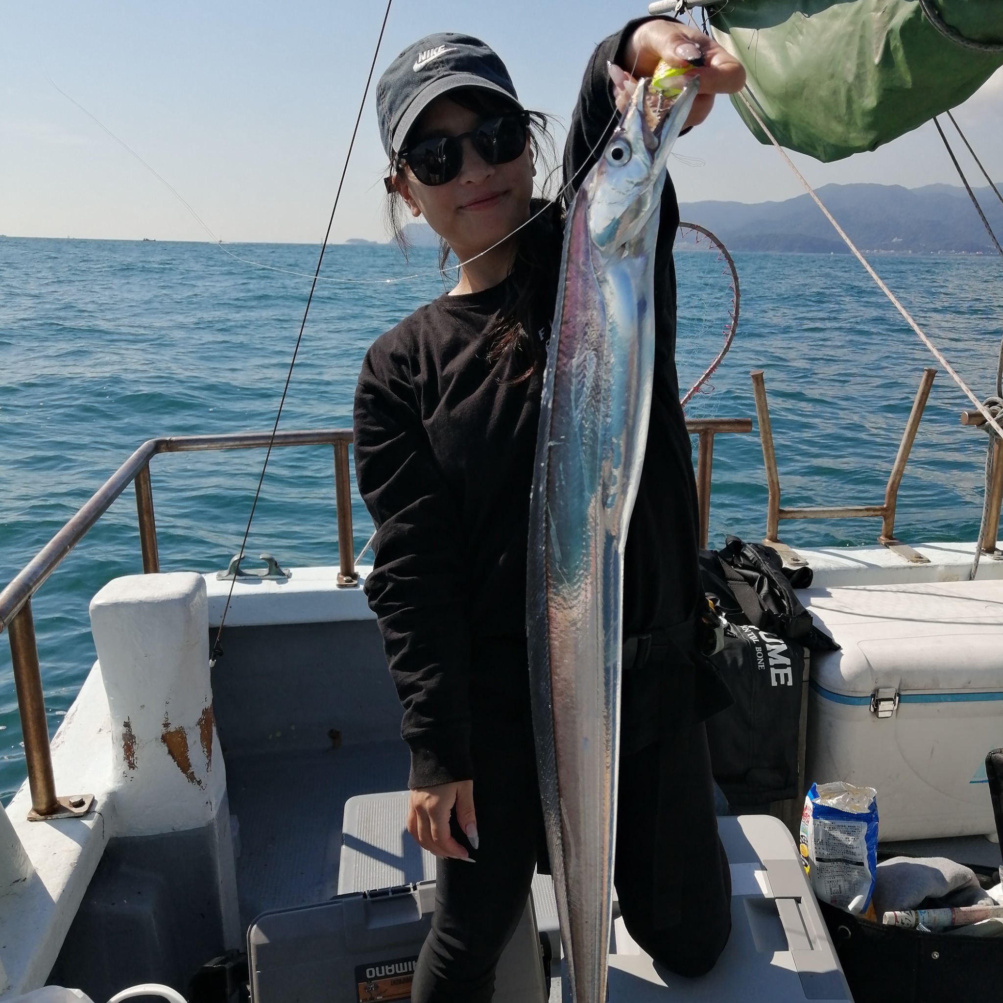 1091丸(忠岡)で釣れた[{'name': 'タチウオ', 'stat': '最大123cm · ５７匹'}]123cm