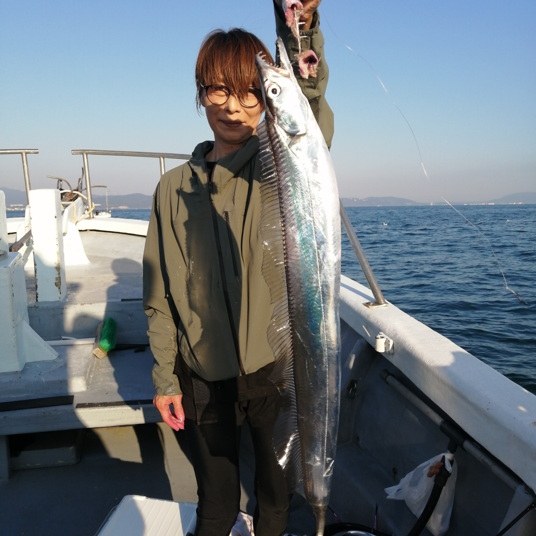 1091丸(忠岡)で釣れた[{'name': 'タチウオ', 'stat': '最大109cm · ５０匹'}]109cm