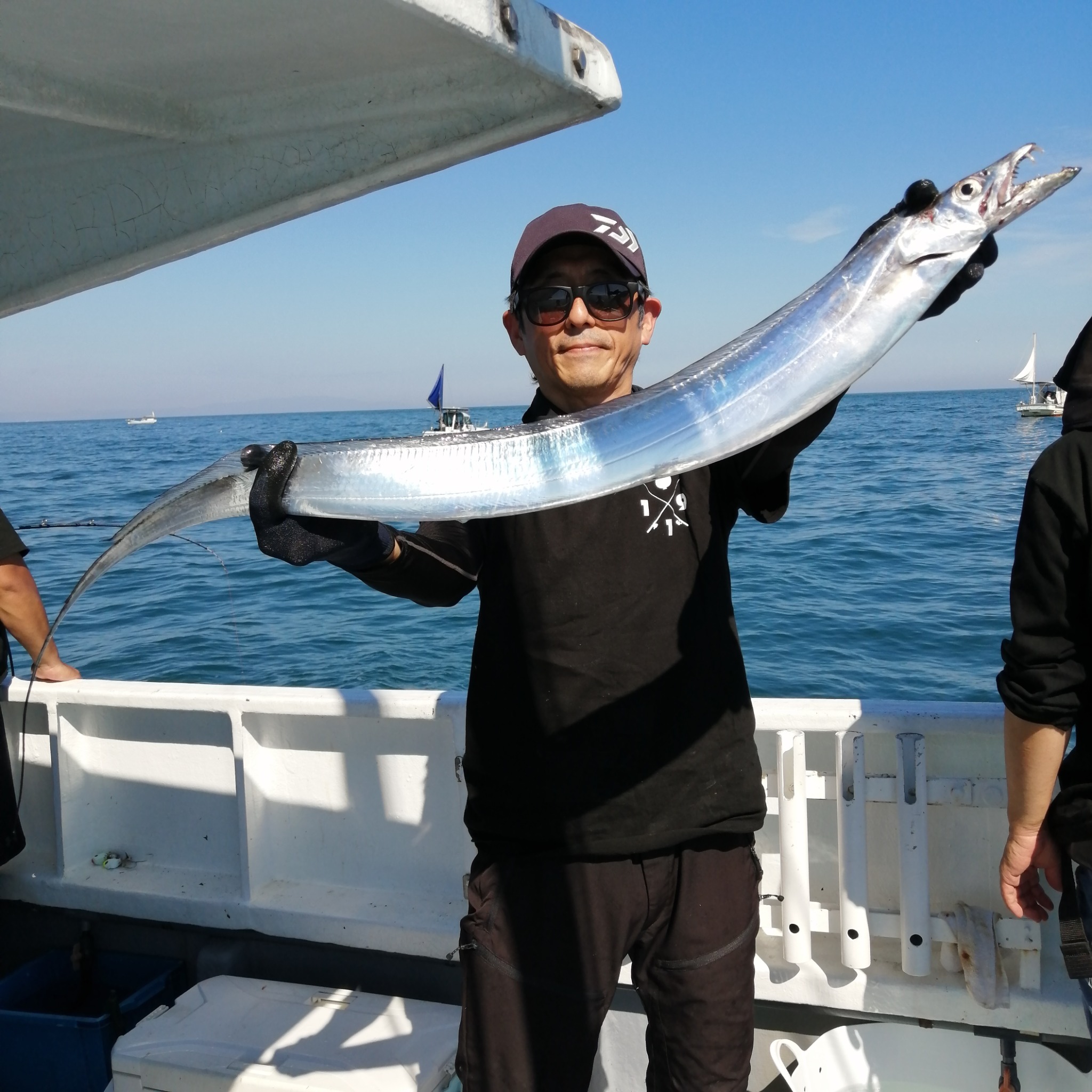 1091丸(忠岡)のタチウオ釣果 109cm（10/11）
