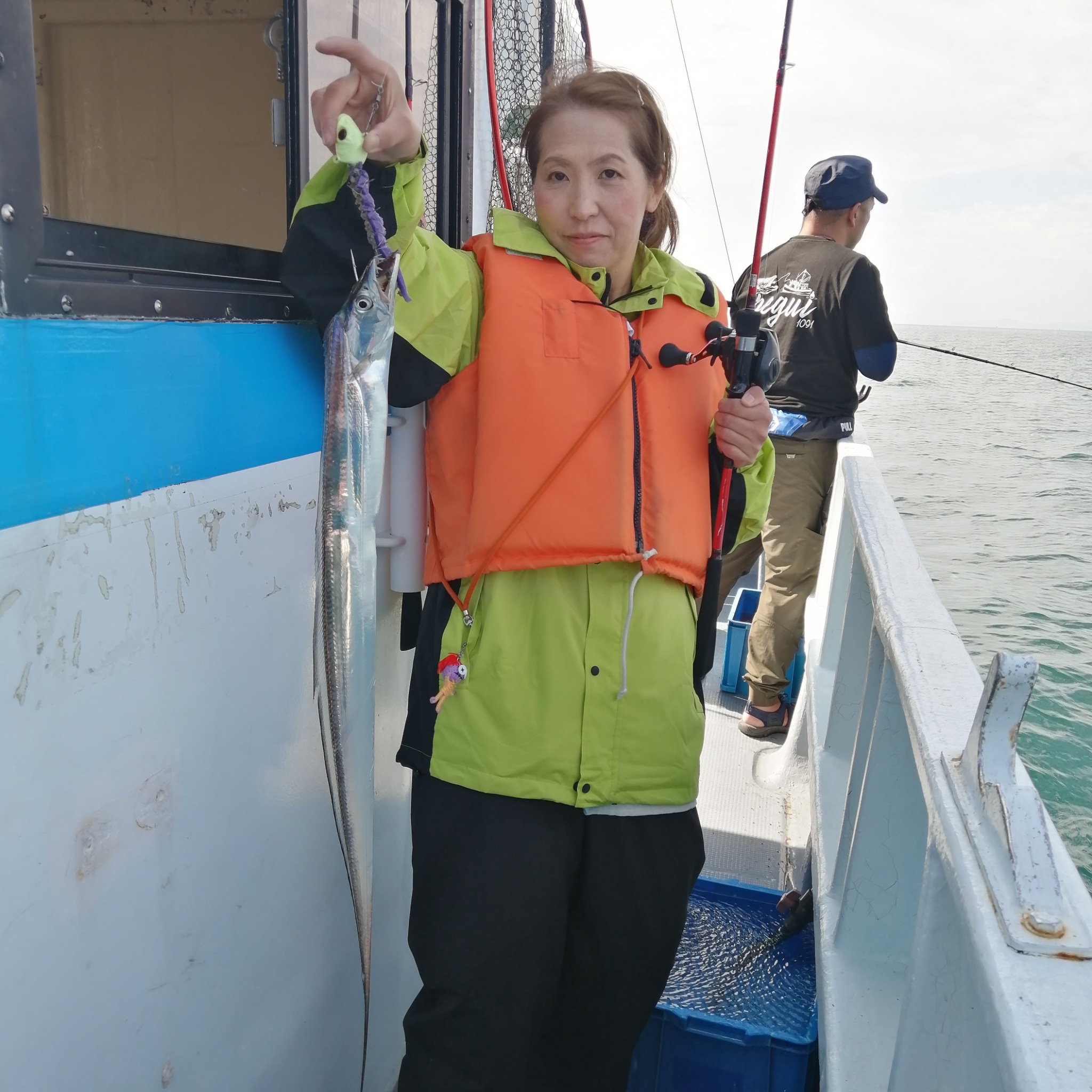 1091丸(忠岡)で釣れた[{'name': 'タチウオ', 'stat': '最大90cm · ４０匹'}]90cm