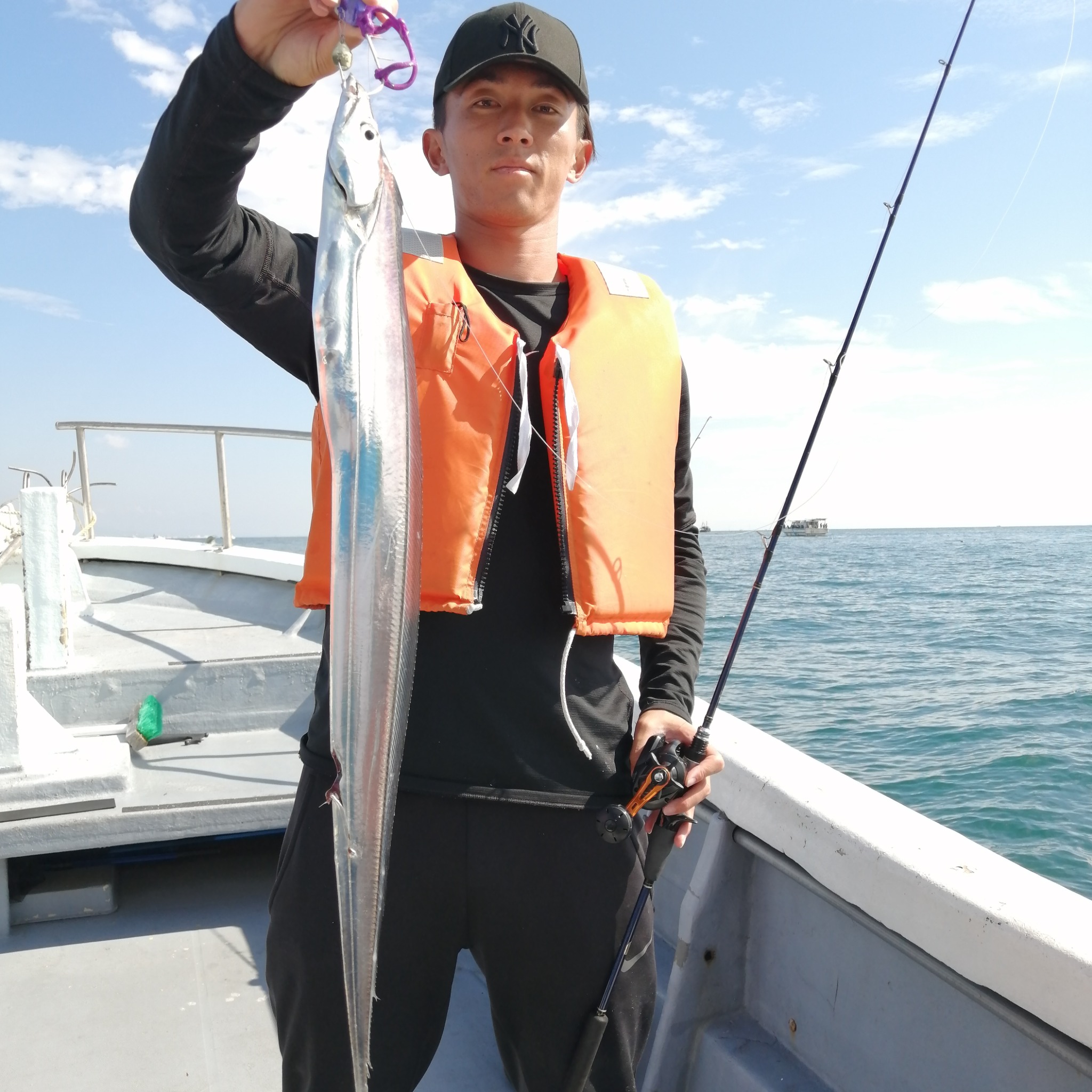 1091丸(忠岡)のタチウオ釣果 90cm（10/12）
