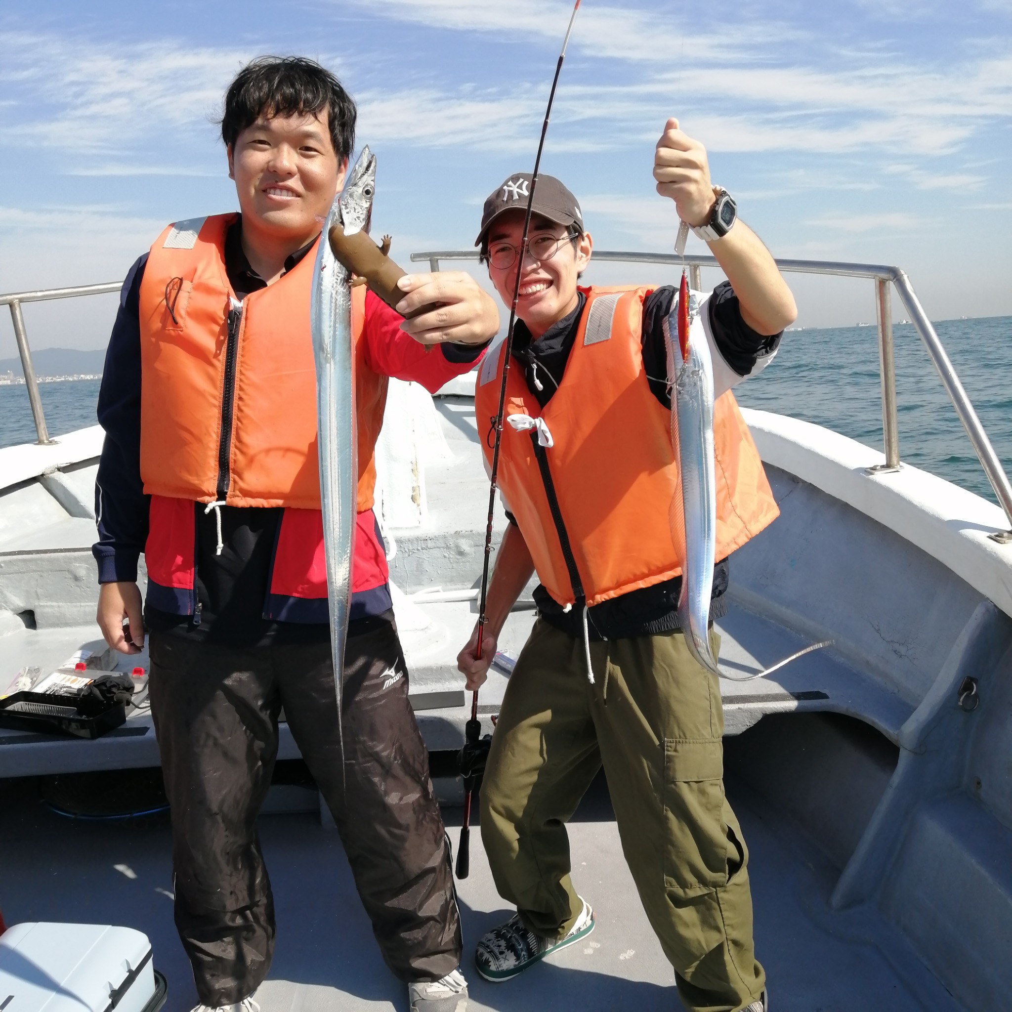1091丸(忠岡)で釣れた[{'name': 'タチウオ', 'stat': '最大95cm · ２８匹'}]95cm