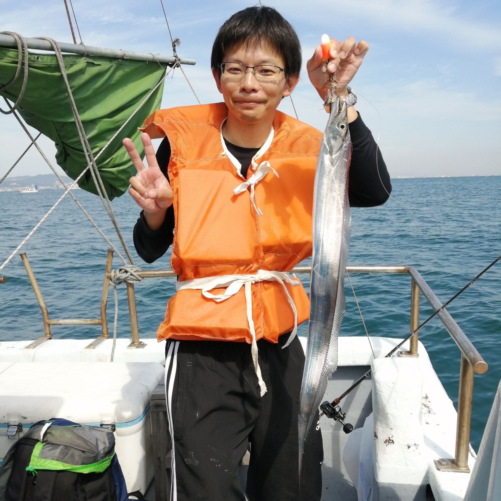1091丸(忠岡)で釣れた[{'name': 'タチウオ', 'stat': '最大95cm · ２８匹'}]95cm