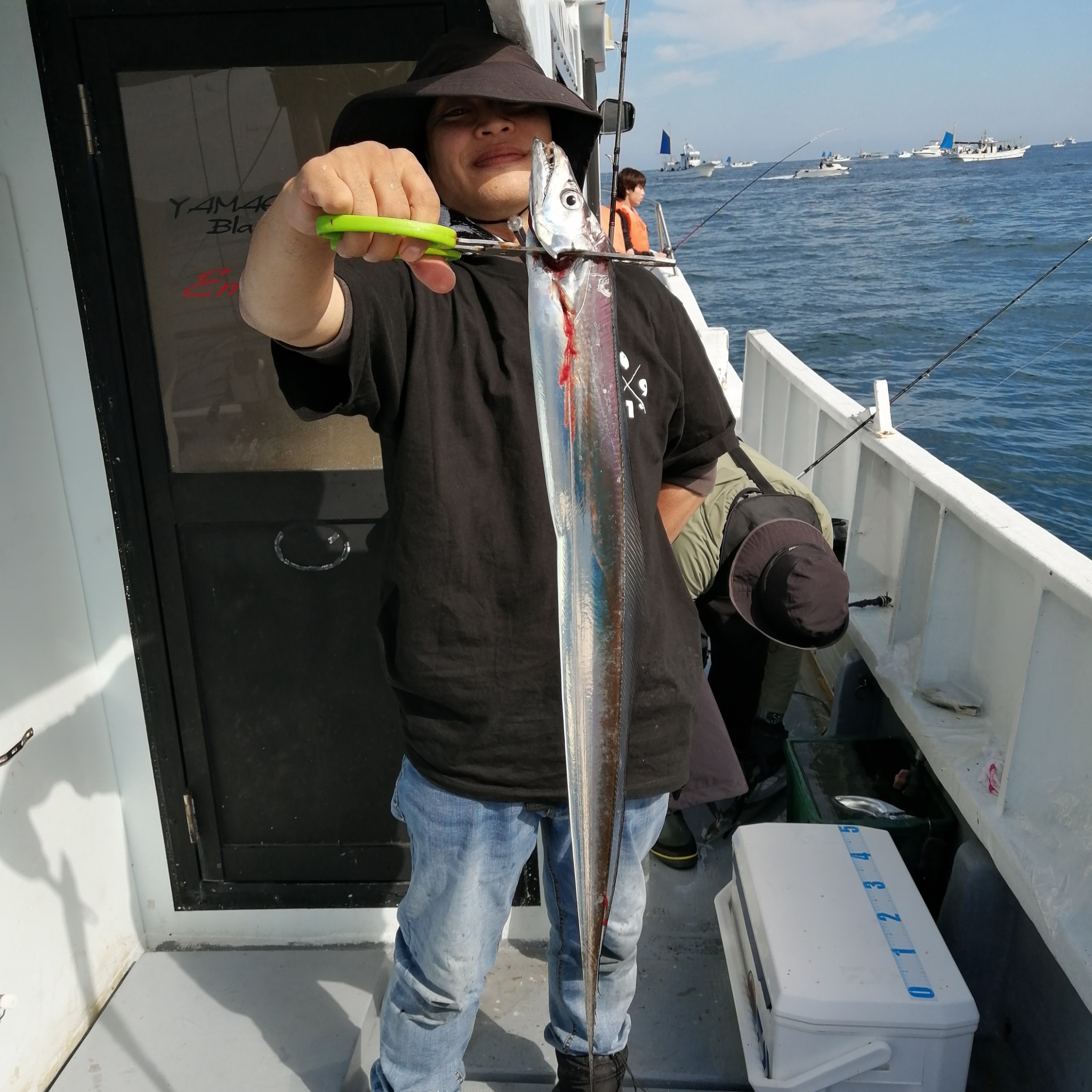 1091丸(忠岡)で釣れた[{'name': 'タチウオ', 'stat': '最大95cm · ５３匹'}]95cm