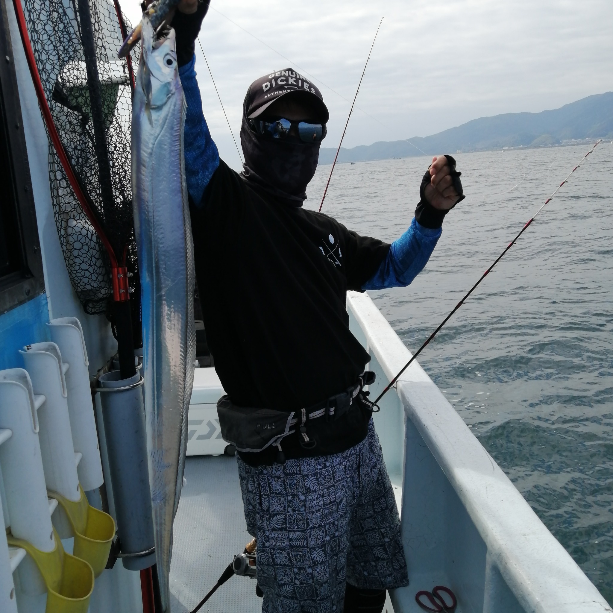 1091丸(忠岡)で釣れた[{'name': 'タチウオ', 'stat': '最大95cm · ５３匹'}]95cm
