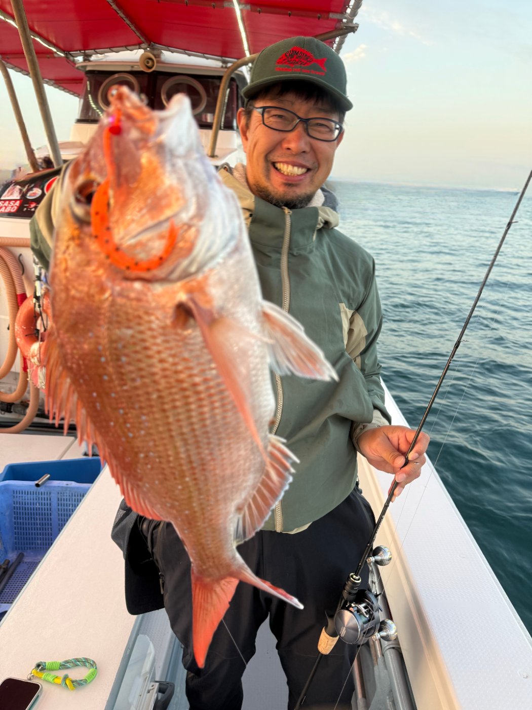 島虎丸で釣れた[{'name': 'マダイ', 'stat': '最大59cm · トップ12枚'}]59cm