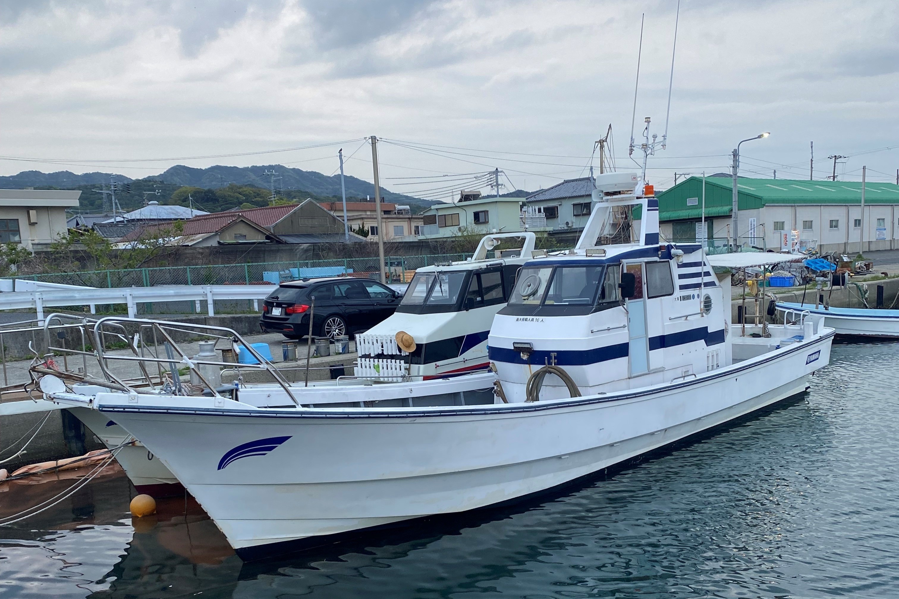 大阪・阪南の海で多彩な釣りをご案内する「美誠神丸」です